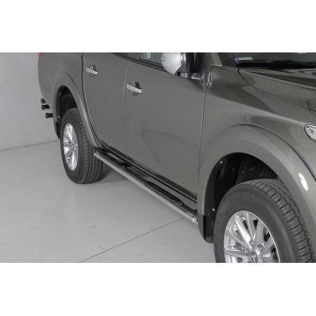 TUBES MARCHE PIEDS OVALE NOIR Ø 76 MITSUBISHI L200 DOUBLE CAB 2016+